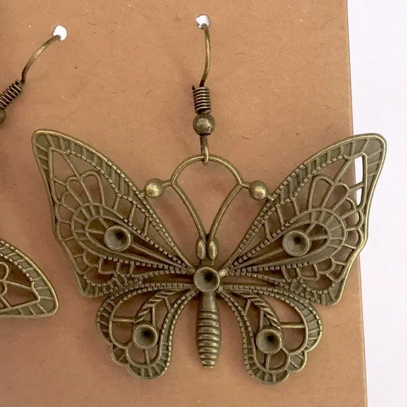 Fashion Jewelry Elegant Butterfly Earrings in Antique Gold Bronze - Picture 3 of 3